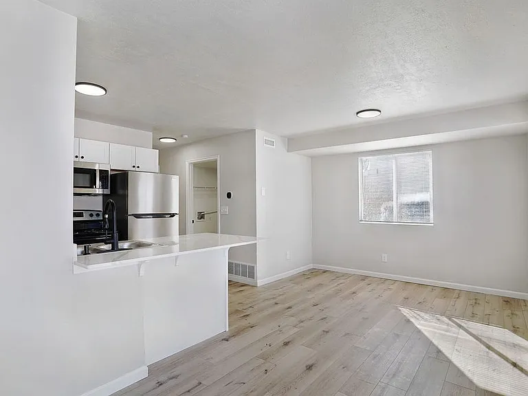 Riverview Townhomes — Photo 8