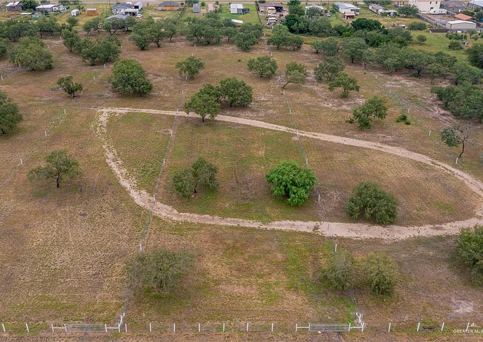 1st image of 401 E Wisconsin Rd #4