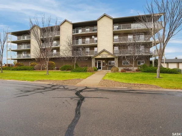 2 18th Street E #207, Battleford, SK S0M 0E0