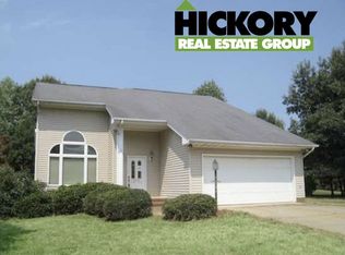 6097 Emory Ln, Hickory, NC 28601