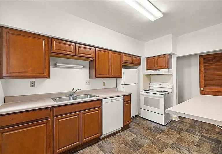 2805 Neeld Ave #2 — Photo 3