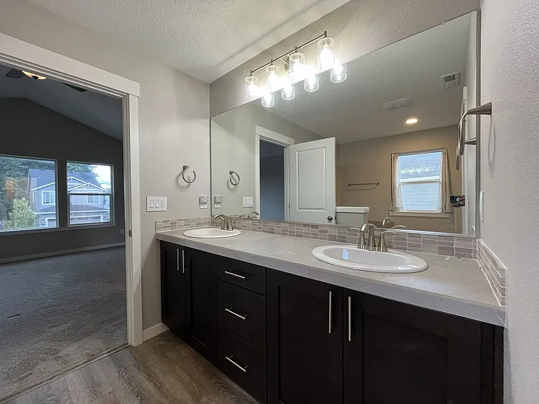 1066 S 29th Blvd — Photo 31