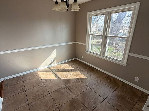 5th image of 315 Linda Dr