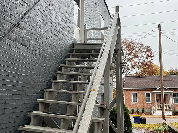 2nd image of 413 Stafford St Unit B