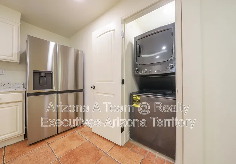 1654 N Rosemont Blvd #1 — Photo 6