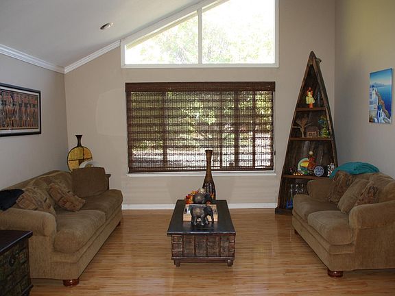 5th image of 1109 McIntosh Creek Dr
