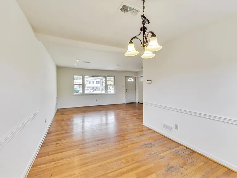 1208 Pinewood Dr — Photo 10