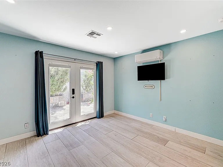 4153 Woodcrest Rd — Photo 38