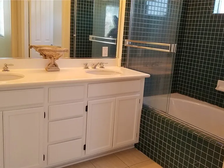 13440 N Bowers Ct — Photo 25