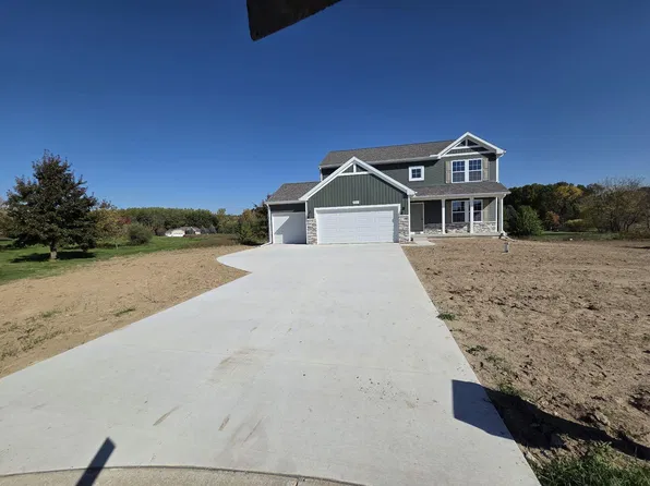 1334 Field Crest Point, Ionia, MI 48846