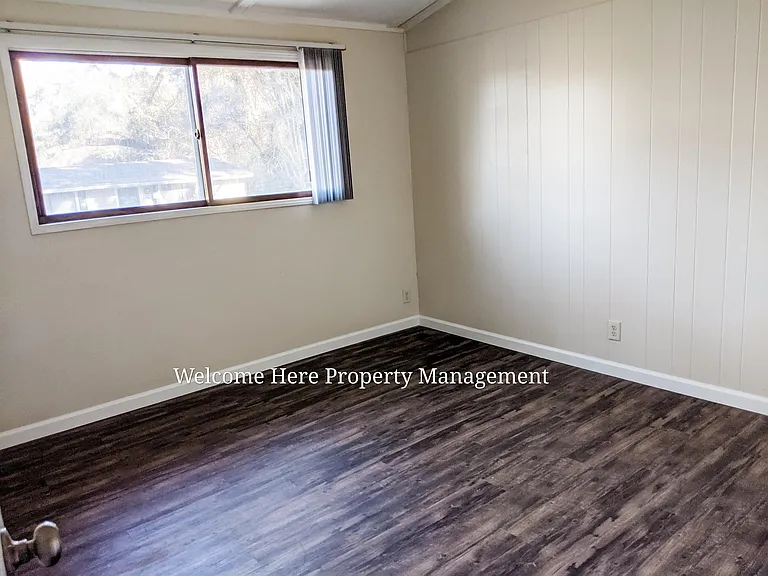 Front bedroom, 12' by 11'