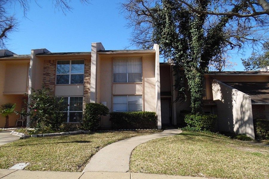 1st image of 321 Arborview Dr
