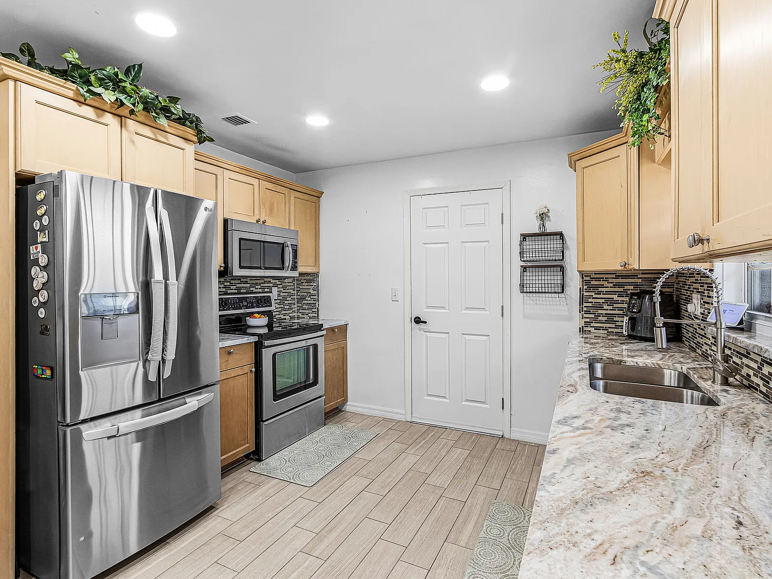 Short Term Cape Coral Pool Home for Rent — Photo 4
