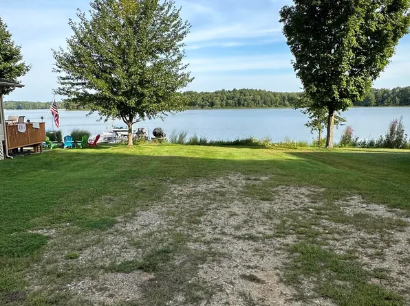 3107 Baseline Rd, Gobles, MI 49055