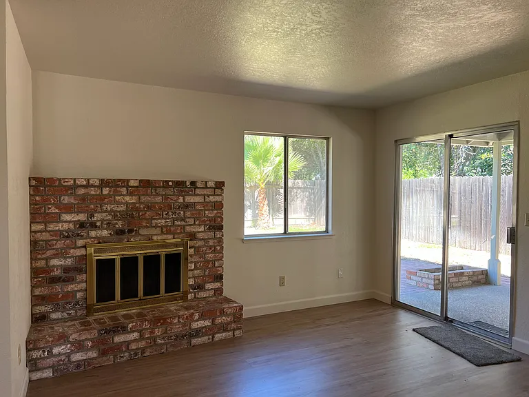 795 Railroad Ave — Photo 6