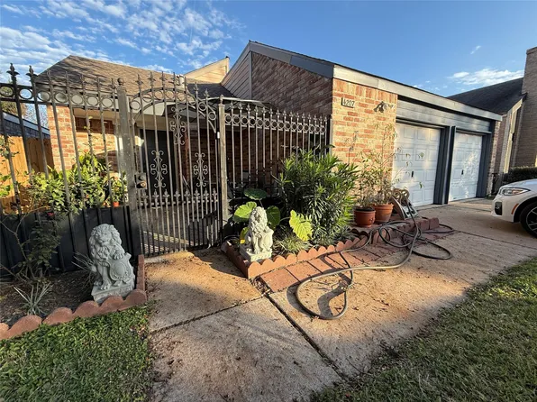 4207 Wildacres Dr, Houston, TX 77072