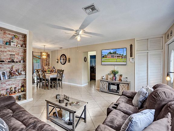 3rd image of 1451 NW 61st Avenue