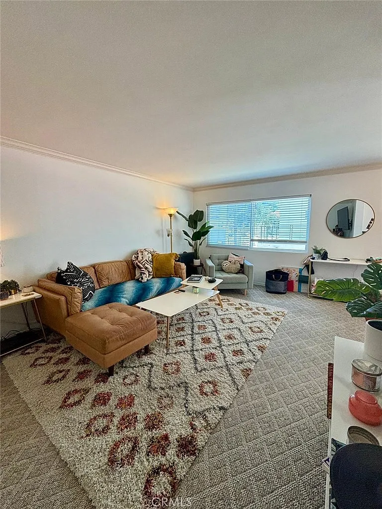 1 bed, 654 sqft, $2,100 — Photo 2