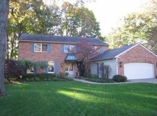 353 Rye Gate St, Bay Village, OH 44140