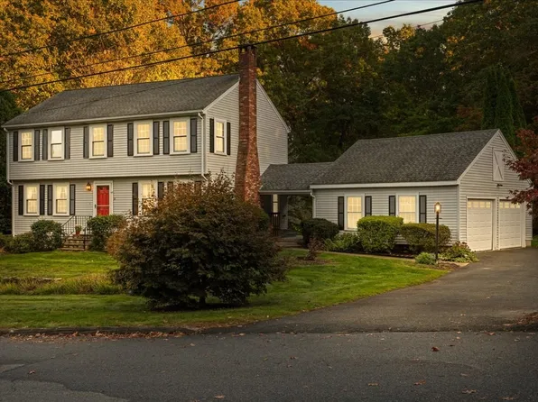 18 Fairview Dr, Southborough, MA 01772