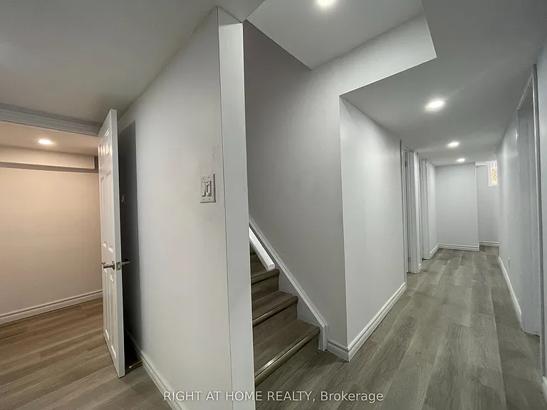 58 Meadowcrest Ln #LOWER — Photo 20