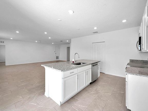 4th image of 5812 NW Gerald Cir