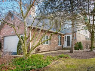 844 Saddlewood Dr, Glen Ellyn, IL 60137