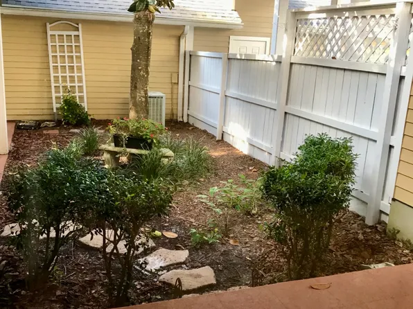 9167 SW 48th Pl, Gainesville, FL 32608