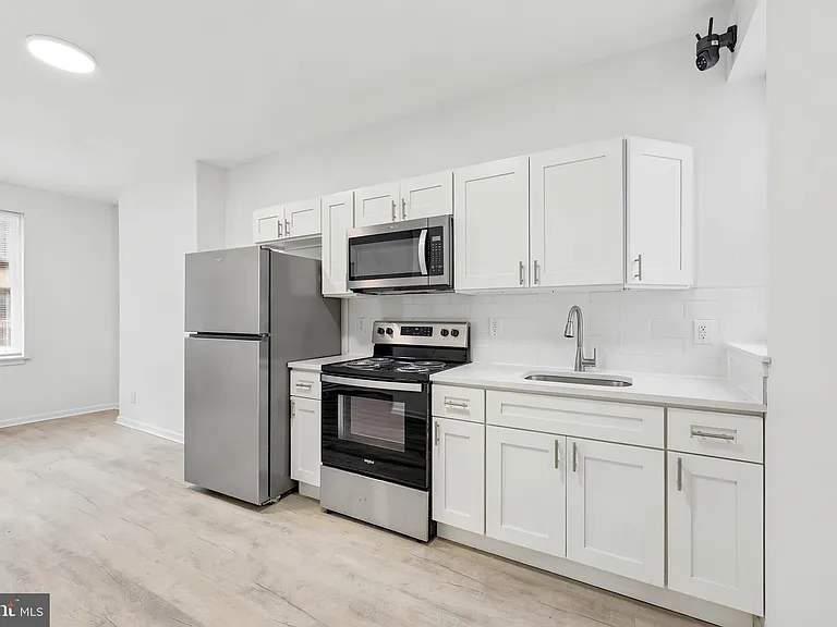 2821 N Stillman St — Photo 5