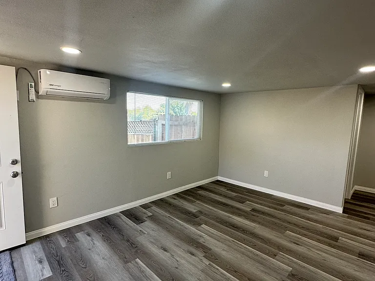 2339 Van Ness Ave #B — Photo 5