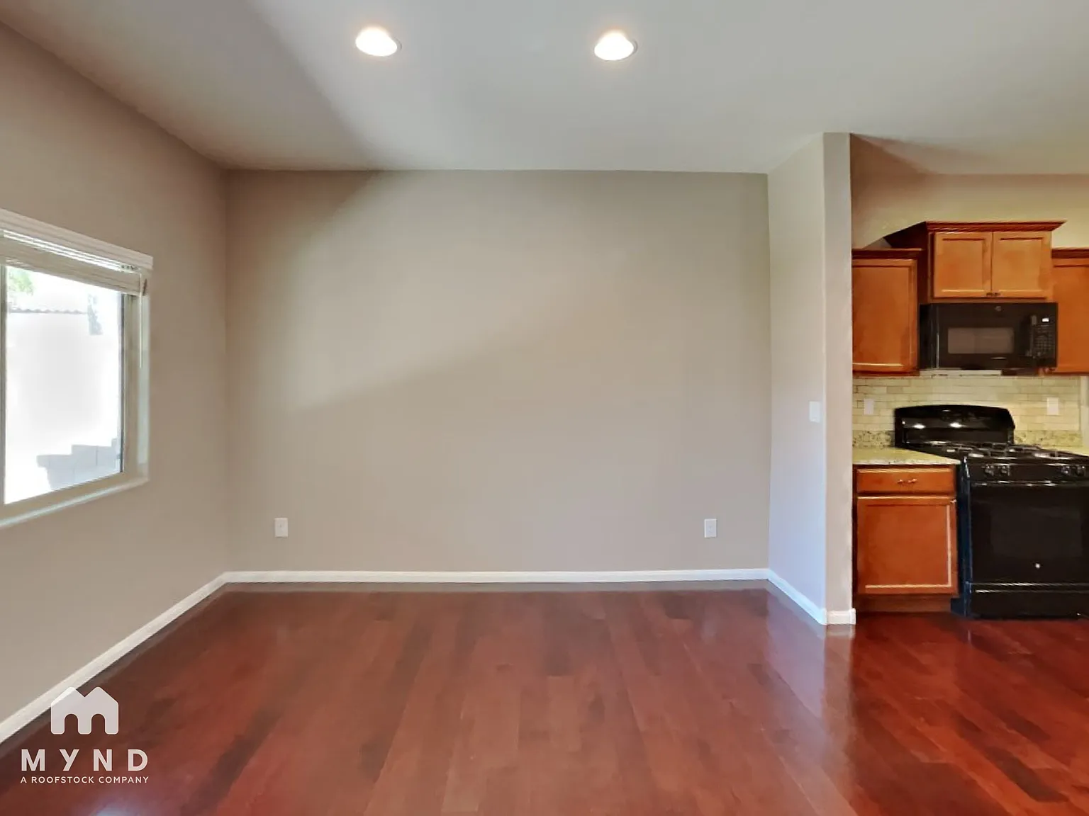 4 bed, 2.5 bath, 2033 sqft, $2,125 — Photo 3