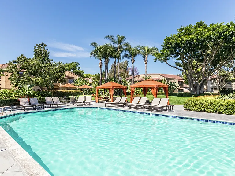 Stanford Court Apartments — Photo 9