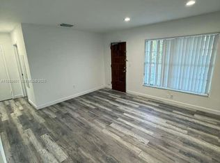 2882 SW 16th St #2882, Miami, FL 33145