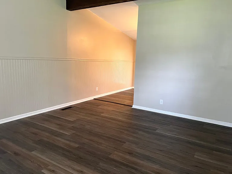 107 Bonnie Rd — Photo 10