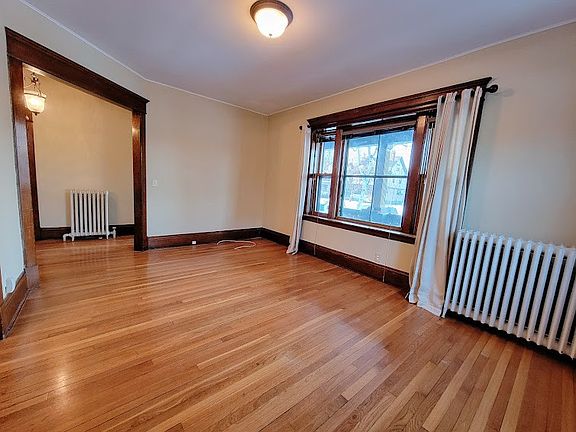 3rd image of 1120 Laurel Ave Unit 1