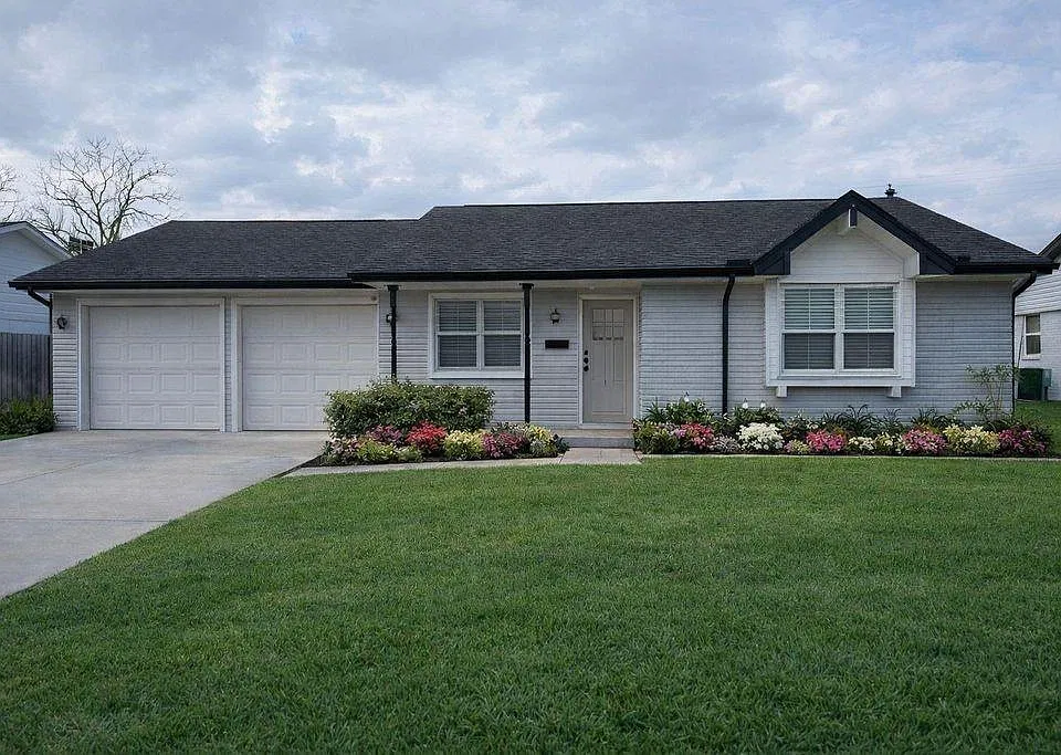 3822 Ebbtide Dr