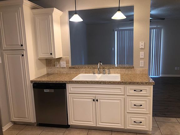 2nd image of 1418 Westbrooke Ter