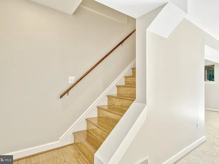 5021 Fleming Dr — Photo 43