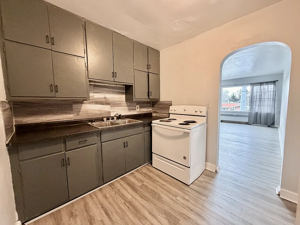 417 N Dixie Way #1