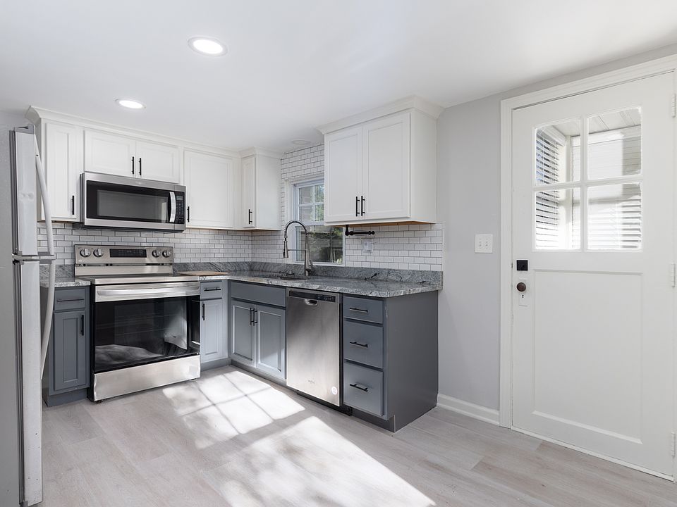 1st image of 121 Highland Ave