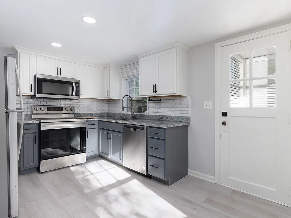 121 Highland Ave