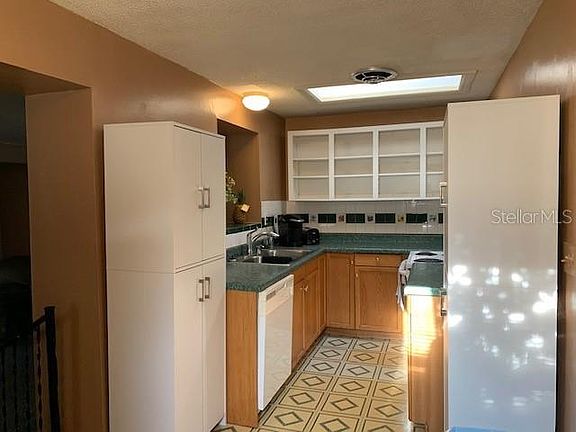 4th image of 1137 County Road 464