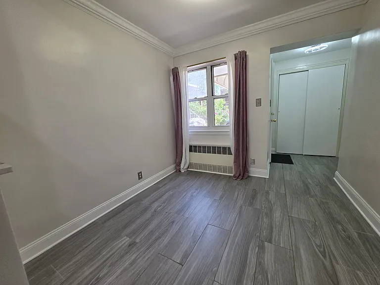 2052 E 60th St #1 — Photo 3