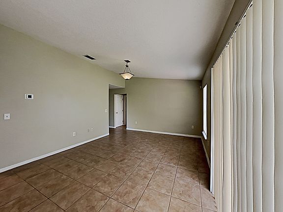 4th image of 641 Crane Dr