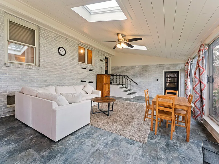 14 W Broad St — Photo 14