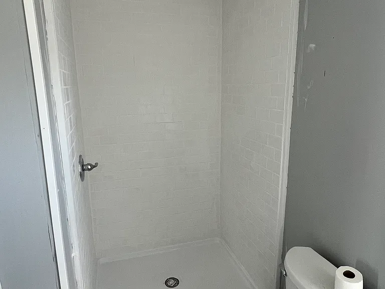 132 S Park Ave — Photo 2