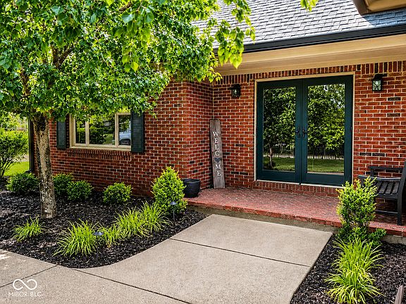 2nd image of 523 Verwood Ct