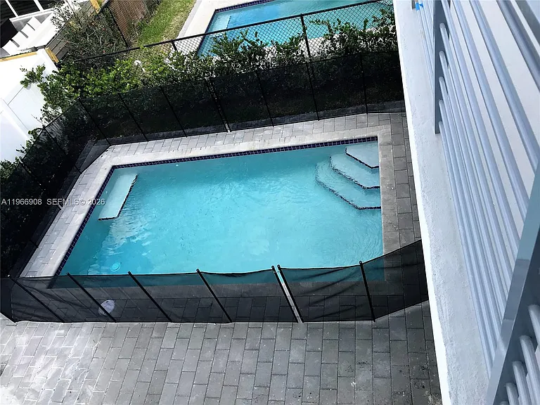 10055 NW 75th St — Photo 31
