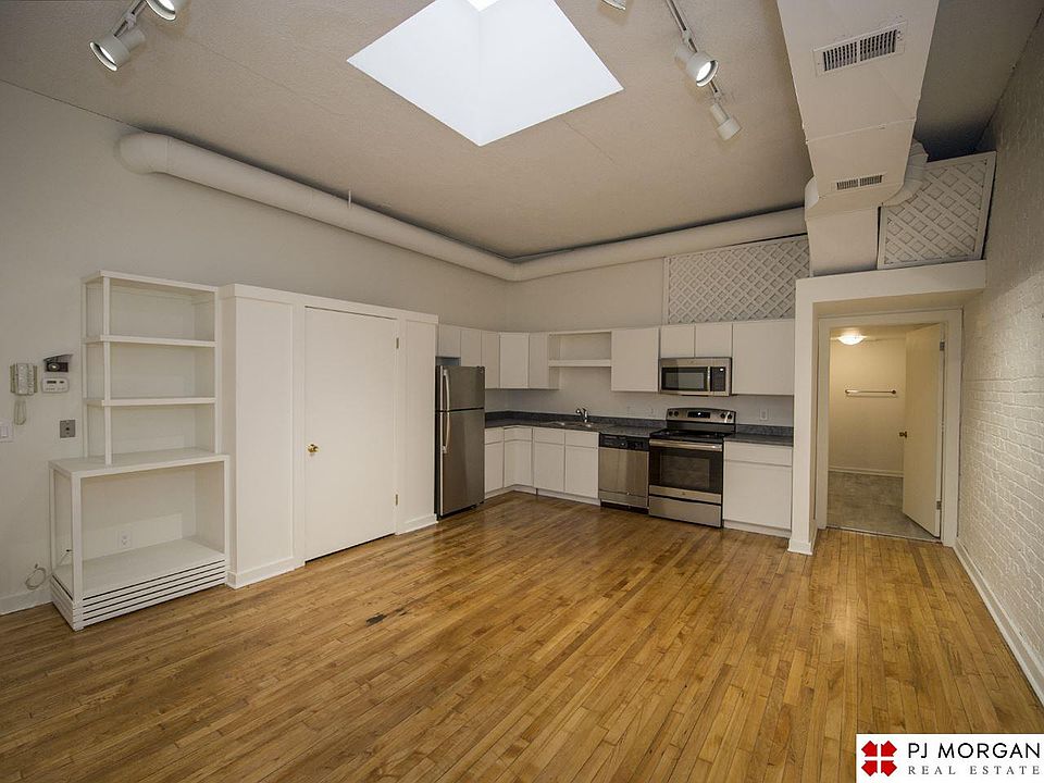1st image of 1110 Douglas St APT 302