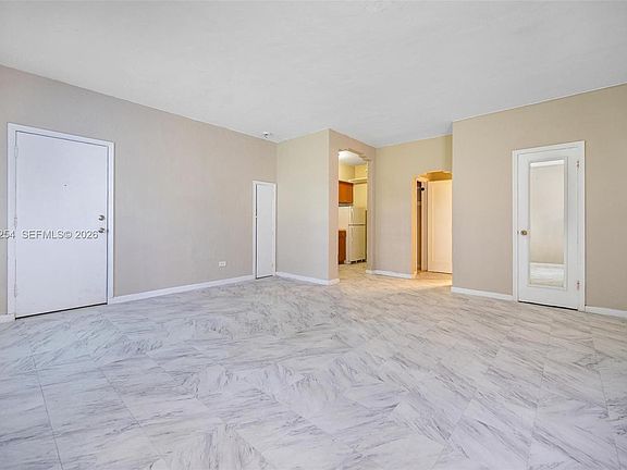 3rd image of 825 Alton Rd APT 2